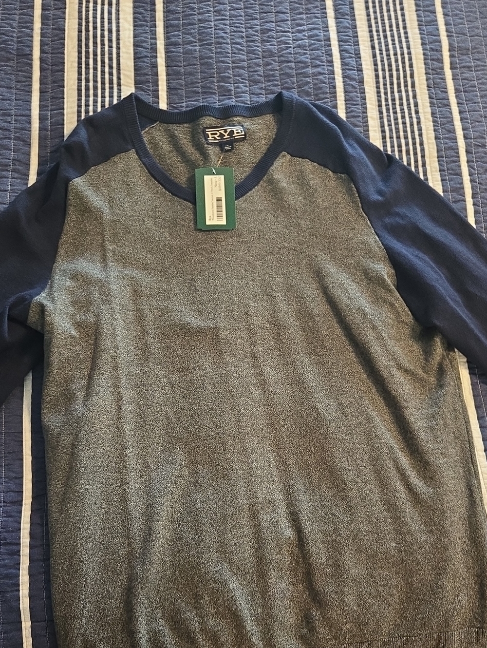 Rye Men’s Navy and Gray Raglan Pullover